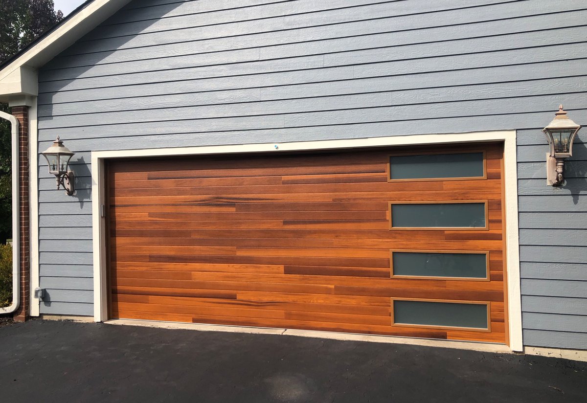 PremierGD's tweet image. Upgrade the look of your house with a New Garage Door. Call for a Free Estimate. 810-225-8334
#PremierGarageDoorsMichigan