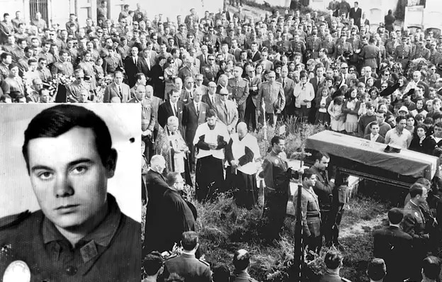 jucilnacional's tweet photo. 53 aniversario del primer @guardiacivil asesinado por la banda terrorista ETA, unos cobardes acabaron con la vida del compañero José Antonio Pardines Arcay.

Tenía 25 años, era hijo, sobrino y nieto de guardias civiles y fue el primero de los 243 compañeros asesinados.

DEP https://t.co/eDfuGZqvkt