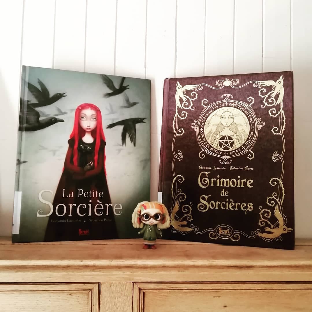 AuPages's tweet photo. La petite sorcière -> album coup de cœur !
A découvrir ici ->  https://t.co/twRMpPNspm
Choisissez l’Édition collector, un must absolu 🥰
#albumjeunesse #Album #benjaminlacombe
#jeunesse #lecture https://t.co/Y7AFiRxcYH