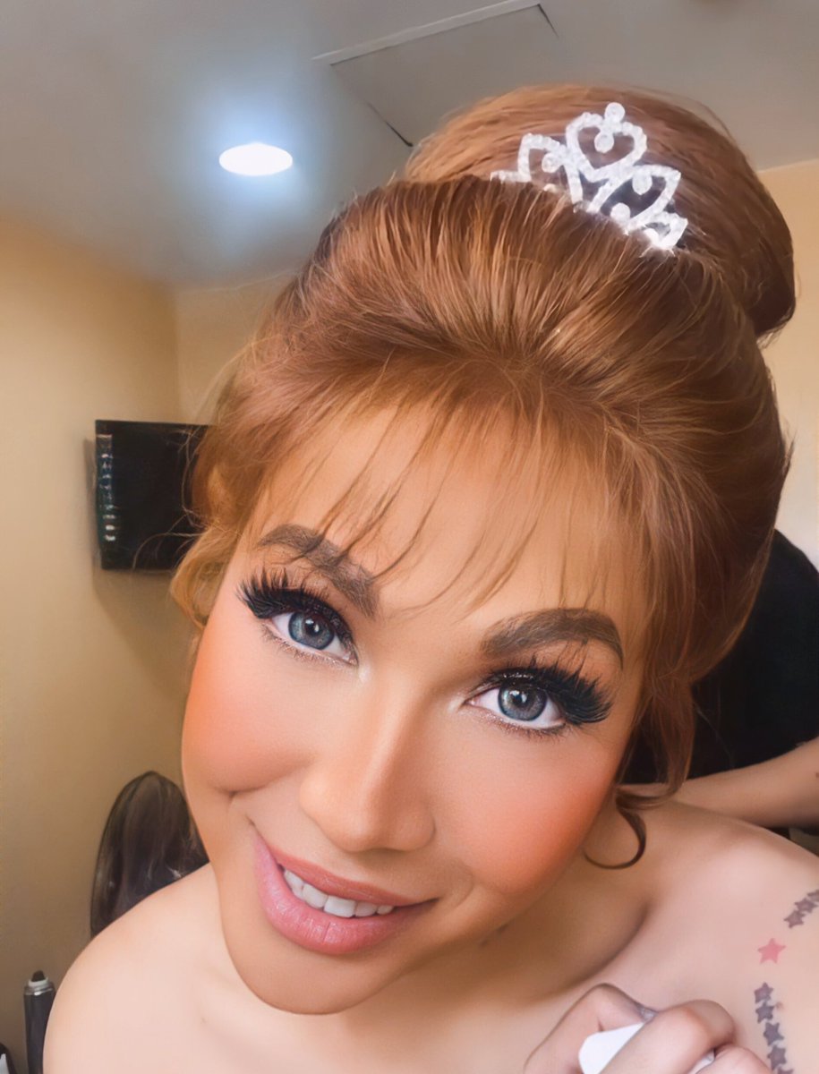 ReasolAnne's tweet photo. VICE GANDA MINNIE
 B. A WHOLE NEW WORLD
#EverybodySing https://t.co/HBhCitOeGu