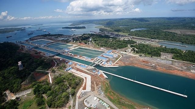 afrinaparvin's tweet photo. Everytime I wonder how big man can think, how big man can build.Panama channel really astonished me.A 82km artificial waterway connecting Pacific &amp; Atlantic with different water level. It is one of the largest and difficult engineering projects ever undertaken.
#apb https://t.co/m7TK4mQmHf