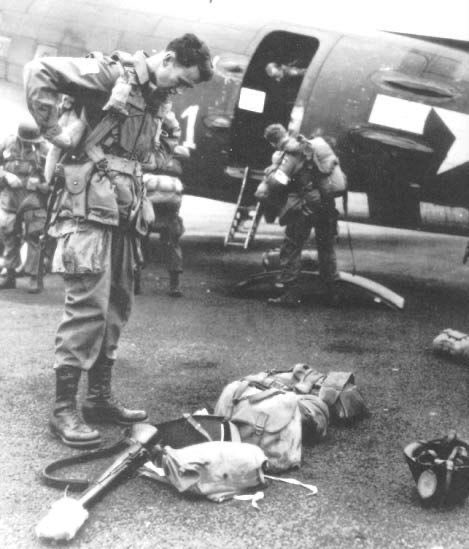 CDonahue1792's tweet photo. June 6 will always have a special meaning for the @82ndAbnDiv. Before any American boot landed on the Beaches of Normandy, our greatest generation of #Paratroopers were dropped deep behind enemy lines to set conditions for Operation Overlord. Countless acts of bravery &amp; heroism. https://t.co/4vwBJ2RuBw