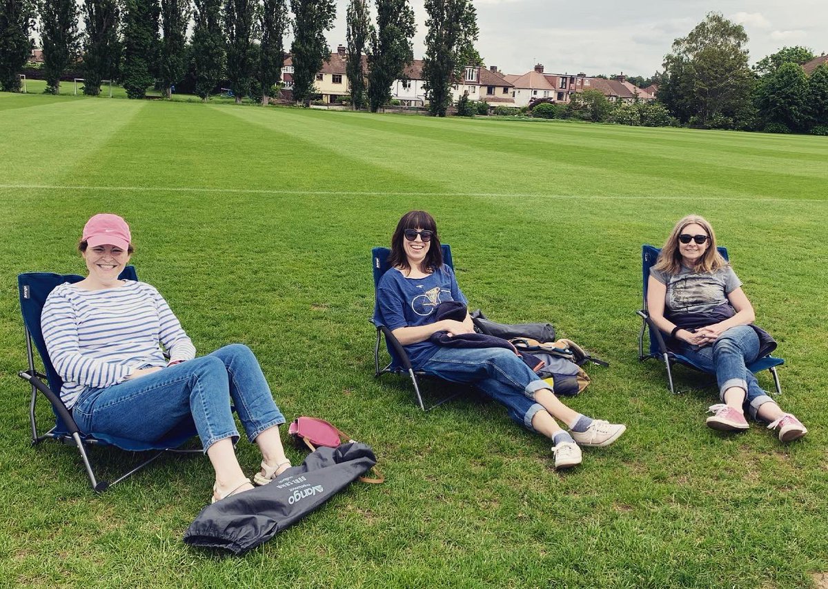 Suns out Mums out!!!

Some sideline supporters today enjoying the sun and the session! 😎😎😎

#juniorfieldhockey #fieldhockey #englandhockey #fieldhockeyuk