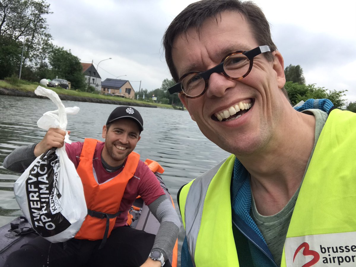 .<a href="/rivercleanup/">rivercleanup</a> geslaagde actie met collega’s <a href="/BrusselsAirport/">Brussels Airport</a> #BDmaaktHetVerschil