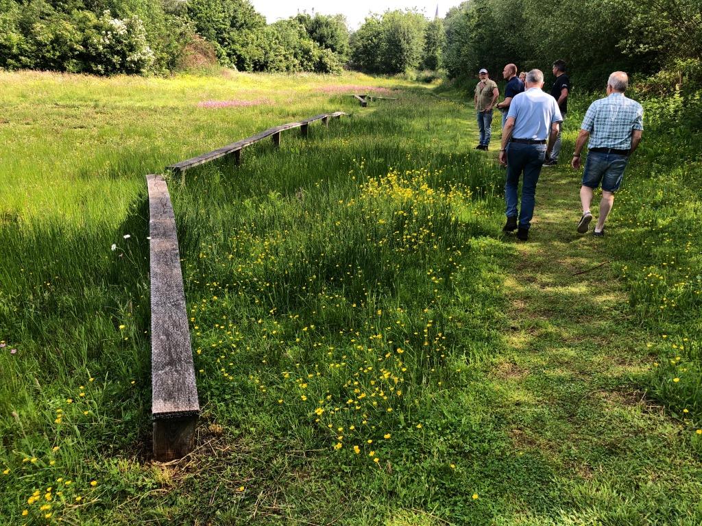 groot_ernest's tweet photo. Veldbezoek #LandmeerseLoop @gemGemertBakel @gemeente_boekel @aaenmaas 2. #breukenpad #Geopark #Peelhorst en #Maasvallei #BreukenBeleven, schitterende #wandelpad. @WNAaenMaas @DJMvD @GemertsNieuwsbl @Gemertsheem @EcodorpBoekel @DeBiezen_76 https://t.co/3xJuZ2eJBf
