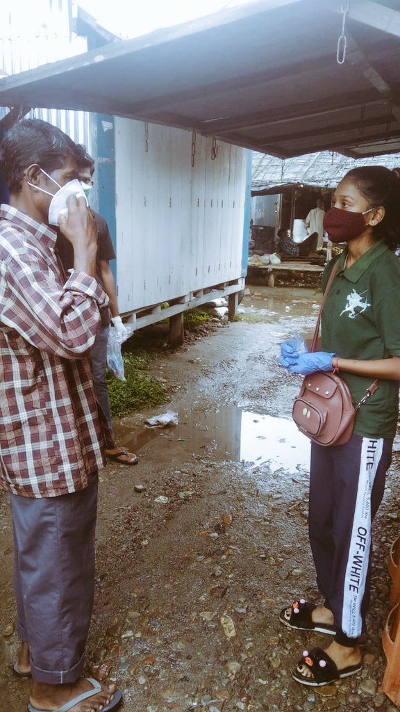 atif_faruk's tweet photo. #Mask_Distribution_Drive 
Robin Hood Army Gossaigaon distributed 200+ reusable masks under #covid_kindness_project in various locations of #Gossaigaon in association with #Serve_Smile_Foundation_Guwahati 
Special Thanks to our donor for supporting us.
@rha_india @WarriorsHumane https://t.co/2bokbR7Se5