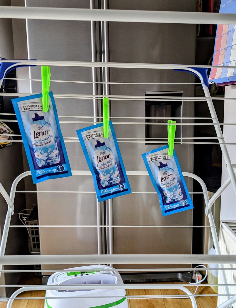wkdmeow's tweet photo. #LineDriedinside #ad #savvycircle #lenor @supersavvymeofficial
@joyofclean #savvycircleproject #cleaning #tryme
#Lenoroutdoor
Hand out the washing inside https://t.co/YMoFtY6iET