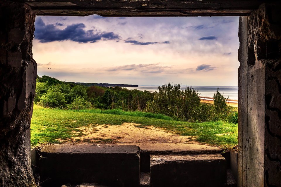 SRCreizen's tweet image. #onthisday in 1944 was D-Day, het begin van onze herwonnen vrijheid. In 2022 kunt u direct aansluitend op dodenherdenking en Bevrijdingsdag mee naar de stranden en dorpen, waar jaren geleden geschiedenis werd geschreven. Deze #themareis mag u niet missen! src-reizen.nl/reis/woii-in-n…