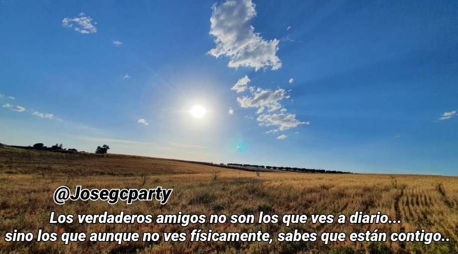 josegcparty's tweet photo. Debes caer para saber 
qué es levantarse, 
debes quererte sólo 
para apreciar la compañía, 
debes llorar para 
saber que es reír...

#FelizDomingo !!! https://t.co/XRU1vnScjf
