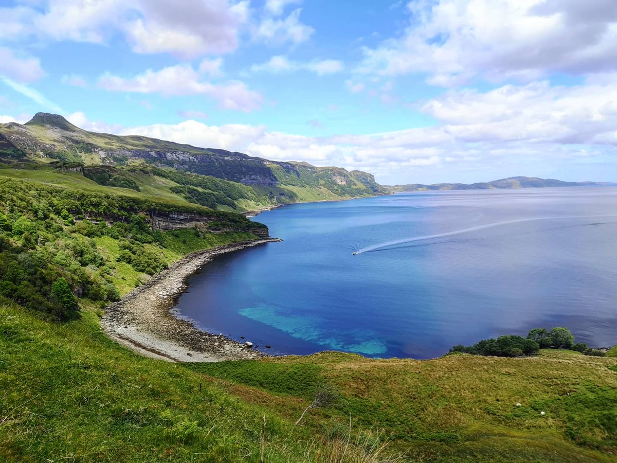 RaasayHouse's tweet photo. Great day for walk to Hallaig 

#hallaig #raasayhouse #raasayisland #isleofraasay #walkies🐾 #duncaan #hikes #outdoors #staycations #Scotland #skye https://t.co/xV81B8wVFH