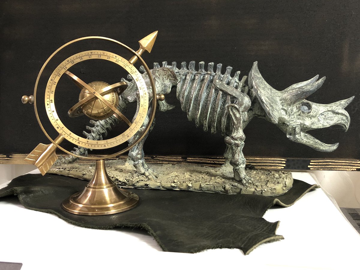 okanoxneko's tweet image. トリケラトプスと天球儀を飾る♪
カッコいい❤️

Decorate the triceratops and the celestial globe ♪
cool❤️

#天球儀
#celestialglobe 
#okanoxneko
#steampunk
#Sculpture
#object
#岡野慶子
#ContemporaryArt
#トリケラトプス
#Triceratops