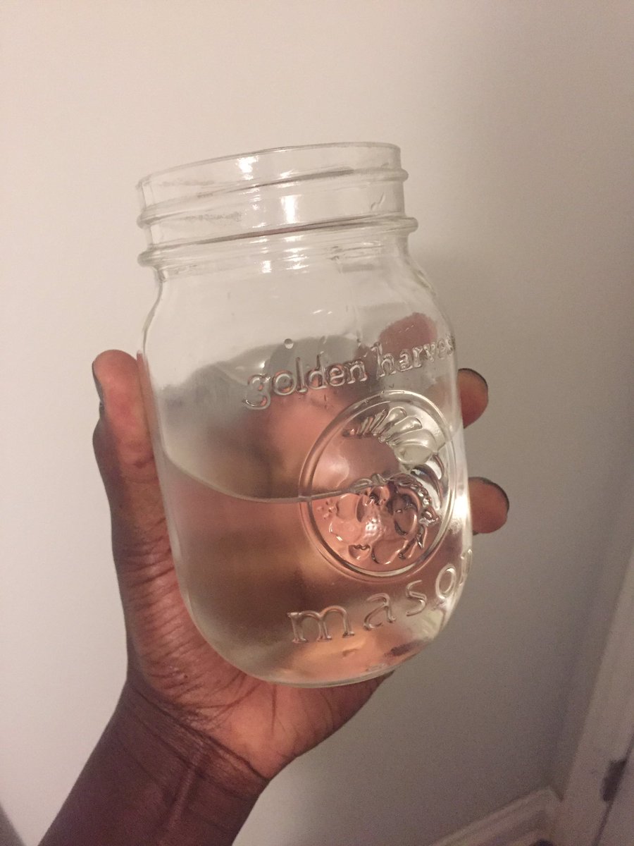 Hetti_Marie's tweet photo. Just at the start of our relationship so hopefully I remain faithful. 🙏🏾😁Why is it so hard to drink 8 glasses of water a day? 🤷🏾‍♀️ Even with a teacher bladder, I hate having to pee all the time. Who gets what I’m saying? https://t.co/fiuGGEBWJy