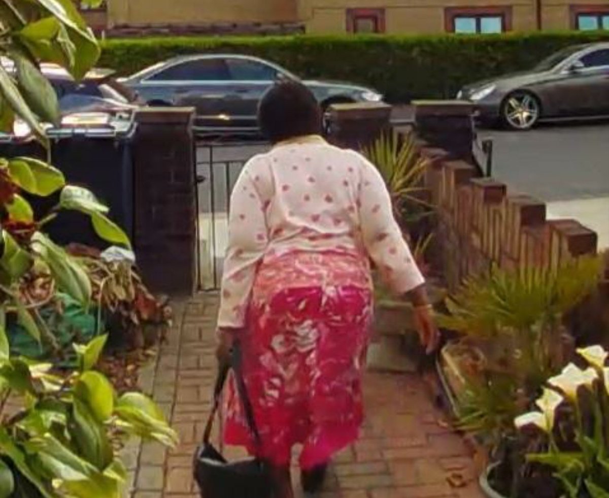 She was last seen wearing this (captured from the ring doorbell)