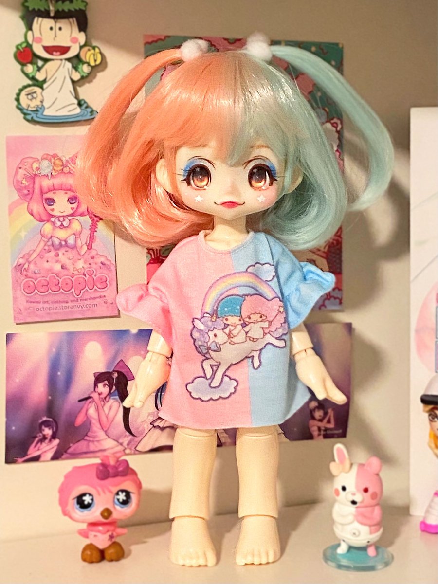 urbyfay's tweet photo. i speedran this custom lmao, came in clutch with only 3hrs B^) 

#kikipop #kikipopdoll #anime #animedoll #sanrio #sanriotwinstars #twinstars #littletwinstars #custom #customdoll #ooak #inseteyes #bjd #custombjd #ooakbjd #beforeandafter https://t.co/y2rOgeE40t