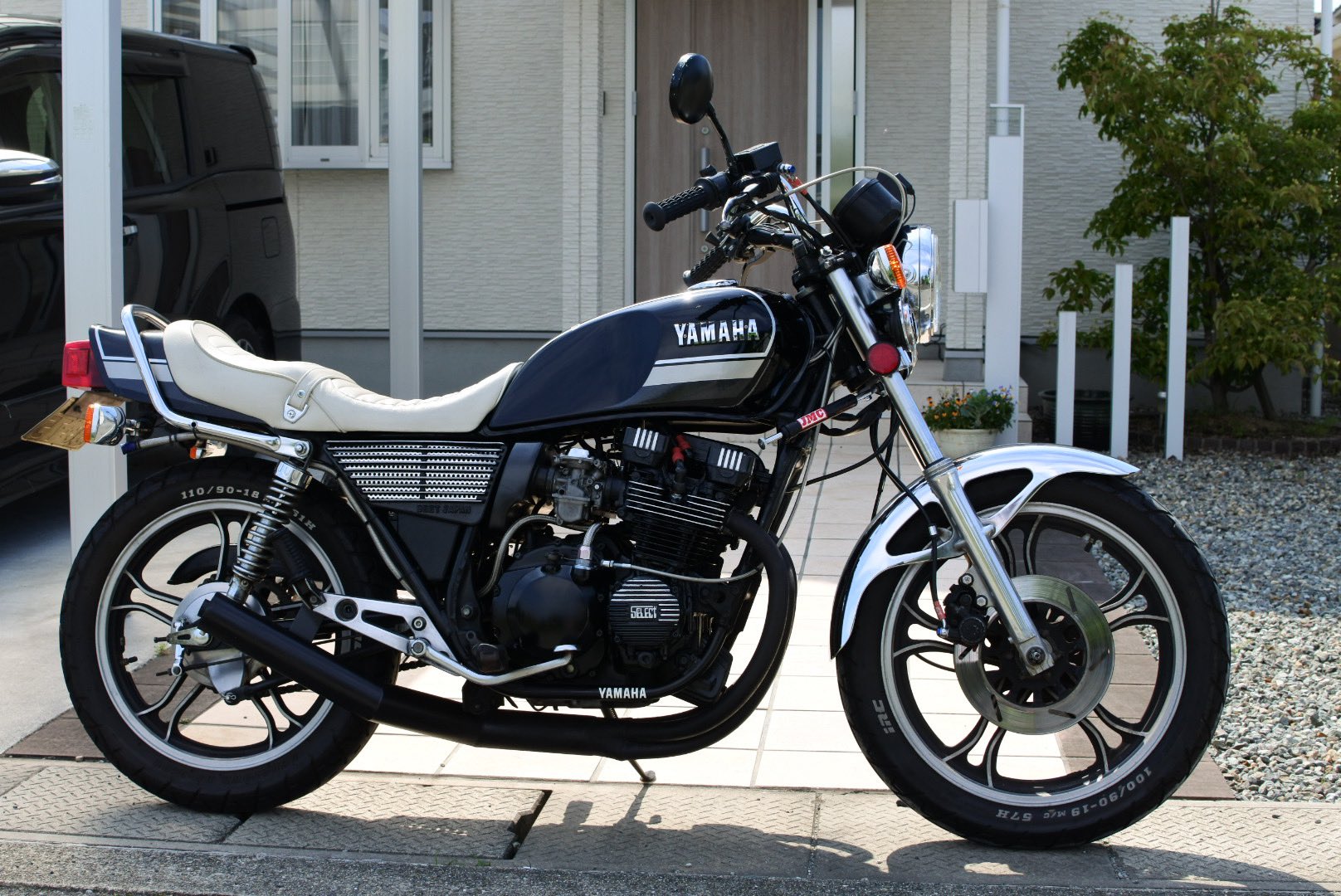 送料込み明日まで！　xj400 xj550 シート 楽天市場】XJ400 茶ツートン タックロールシート /ブラウン