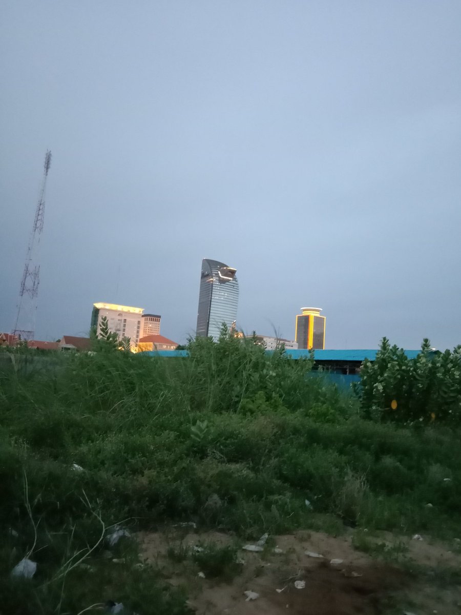 Makara49067985's tweet photo. ស្គាល់ហើយស្រួលបោះគេមែនស្អែកចង់ទ��ទៀតតែអត់គ្នាមានអ្នកចង់អត់ម៉ោង៦ជួបគ្នា https://t.co/ggkKoRHBhL