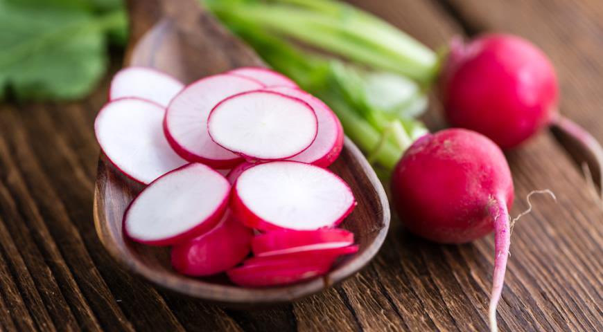 Халиарыг хөгшрөхөөс өмнө нэг зөвлөгөө өгчихье..Халиарыг хөшиглөөд,редиске ногоог нимгэн зүсээд , хооронд нь холиод дарчих Дор хаяж 14 хоног шүү Дарахдаа давсаар л амтлана Ус хийж огт болохгүй!!! За тэгээд идээд үзээрэй Найз нөхөд танай дарсан халиарыг идье гээд салахаа байна шүү