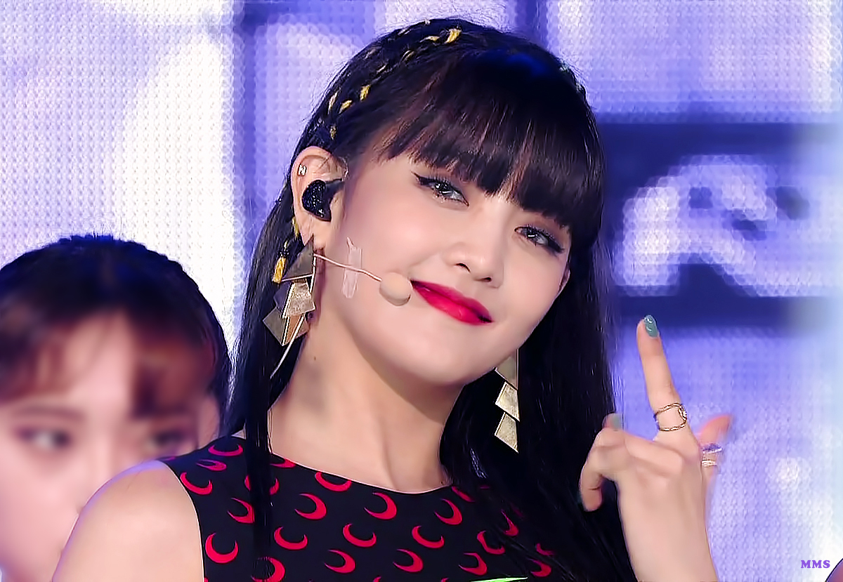 MMS_GIDLE's tweet photo. 190709 더쇼 Uh-Oh
 #민니 #MINNIE https://t.co/h20KLCEc4Z