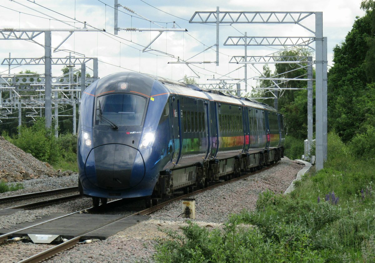 holtona72's tweet image. Diverted @Hull_Trains 802303 on #MML lines today passing through Kettering on 1A91 11.48 Hull-StPancras &amp;amp; 1H03 15.48 StPancras-Hull. #Class802 #HullTrains 6/6/21