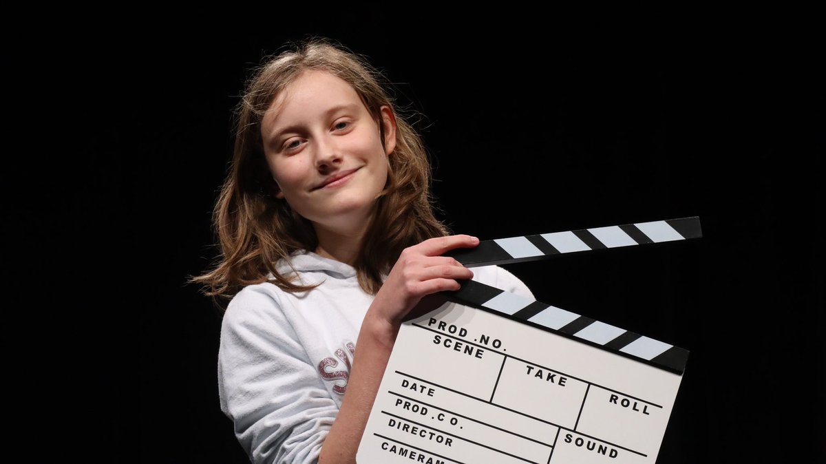 lecinoche78's tweet photo. C’est une fin de tournage pour nos 6 apprentis comédiens. 2 jours de tournage intense à @villemagny78 pour réaliser la fiction menée cette année en atelier malgré le contexte sanitaire.

Assisté par Julien et Matis à la technique.

A découvrir le 17 septembre à l’Estaminet ! https://t.co/APl7RupAuT