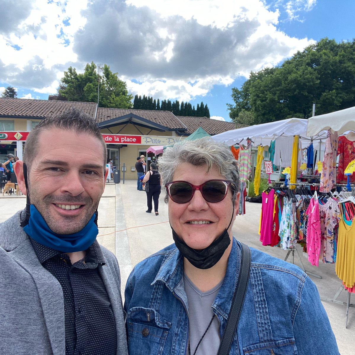 MouhelP's tweet photo. #departementales2021  Campagne de terrain : Ce matin nous étions à Castets, au marché puis dans le centre bourg, l’occasion d’échanger sur nos propositions. @CouleursLandes https://t.co/d6F5PMYrL1