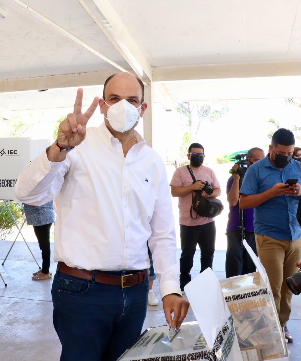 rigofuentes's tweet photo. En unidad, acompañamos también a Jericó Abramo Masso a cumplir con su deber ciudadano. https://t.co/vfEzOYiIuU