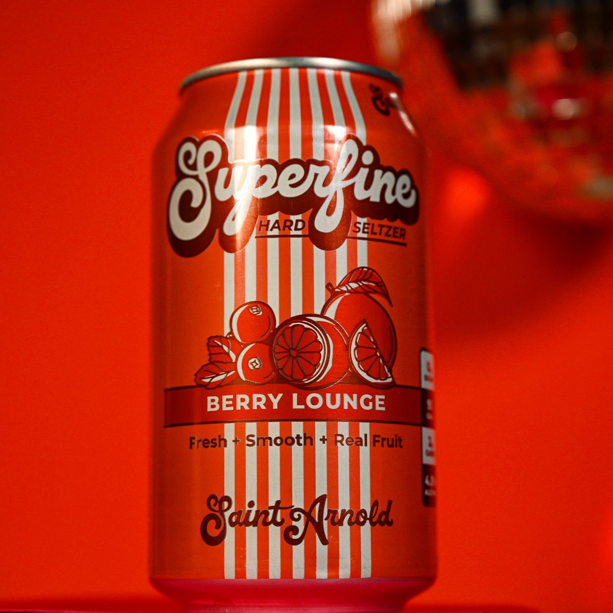 For a smooth Sunday Funday, grab a Berry Lounge made with 💯% real black currants, tangerines, and lime peel. 
95 calories | 0g sugar | 2g carbs | 4.5% ABV | Gluten Free