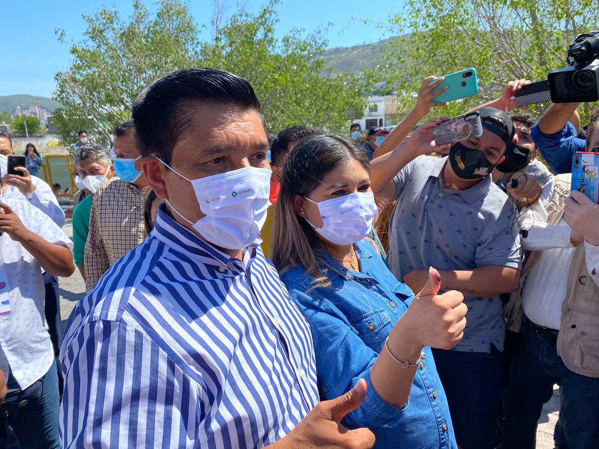 Mi esposa <a href="/eneibustamante/">Enei Aranely</a> y yo, hemos ejercido nuestro derecho al voto. 

¡Desde Chilpancingo les deseamos un excelente domingo!

#Elecciones2021Mx