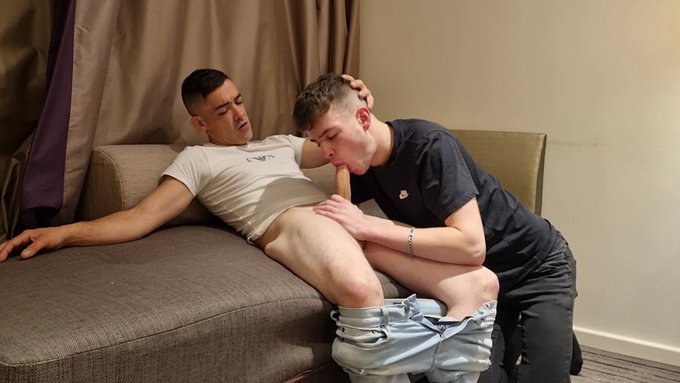 1 pic. If you ain't following this sexy cunt you're missing out big time boi. His hole takes my big bareback