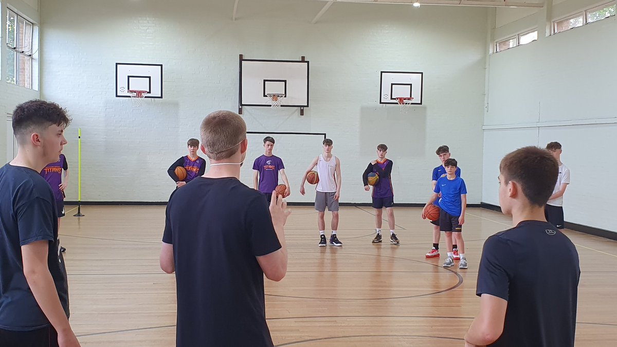 mikeround14's tweet photo. Great to have @gbbasketball's @jround3 helping at the @NEBCTitans U16s sessions yesterday. https://t.co/RvHAe9kpV3