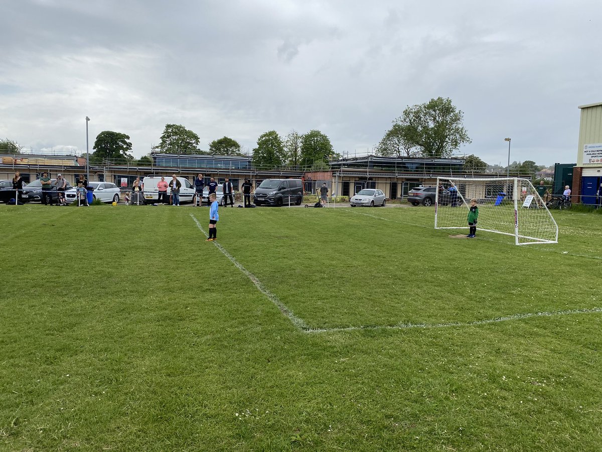 HRColtsU8's tweet photo. Brilliant performance from the boys this morning. Even squeezing in a 7v7 after our normal game of 5v5 

#UTHRCs https://t.co/XR0OloDFkg