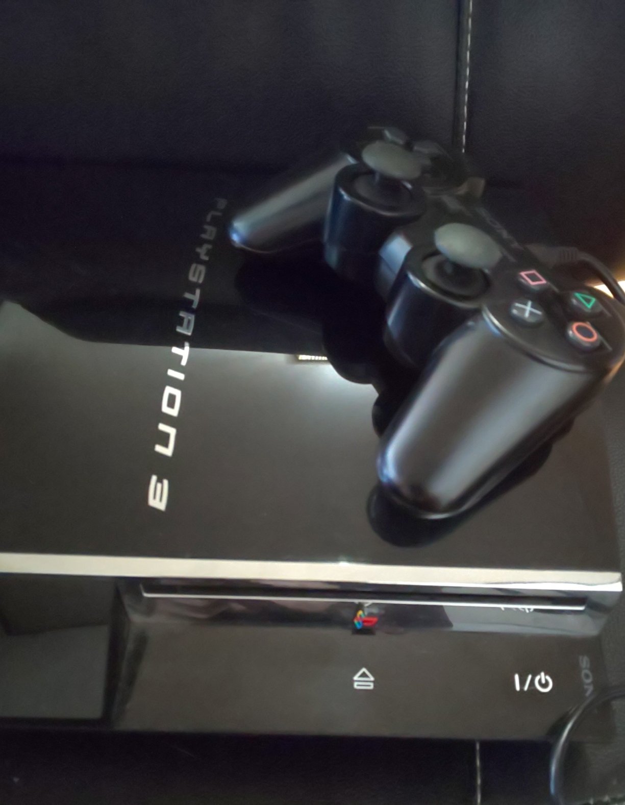 تويتر 村上幸平 على تويتر え Ps3って Ps1 2のゲームできんの Blazblue をやるために ずっと前に友人から借りたまま クローゼットに眠っていたps3が Ps1 2と互換性のある初期型と判明 令和2年にps1のドラクエ4ゲットした村上幸平45歳 笑 T Co
