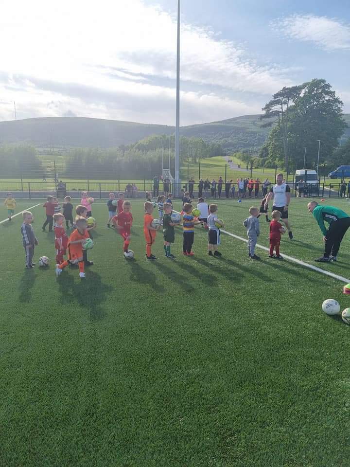 What a night on Friday for our newest Cubs, The 16s to start their football journey! 

Was amazing to see them all playing with smiles and loving being on the pitch! 

Coach Marty 1, Marty 2 &amp; Dermot Loved taking the session! 

Thanks to Coach Conor for also coming along 💚🍀