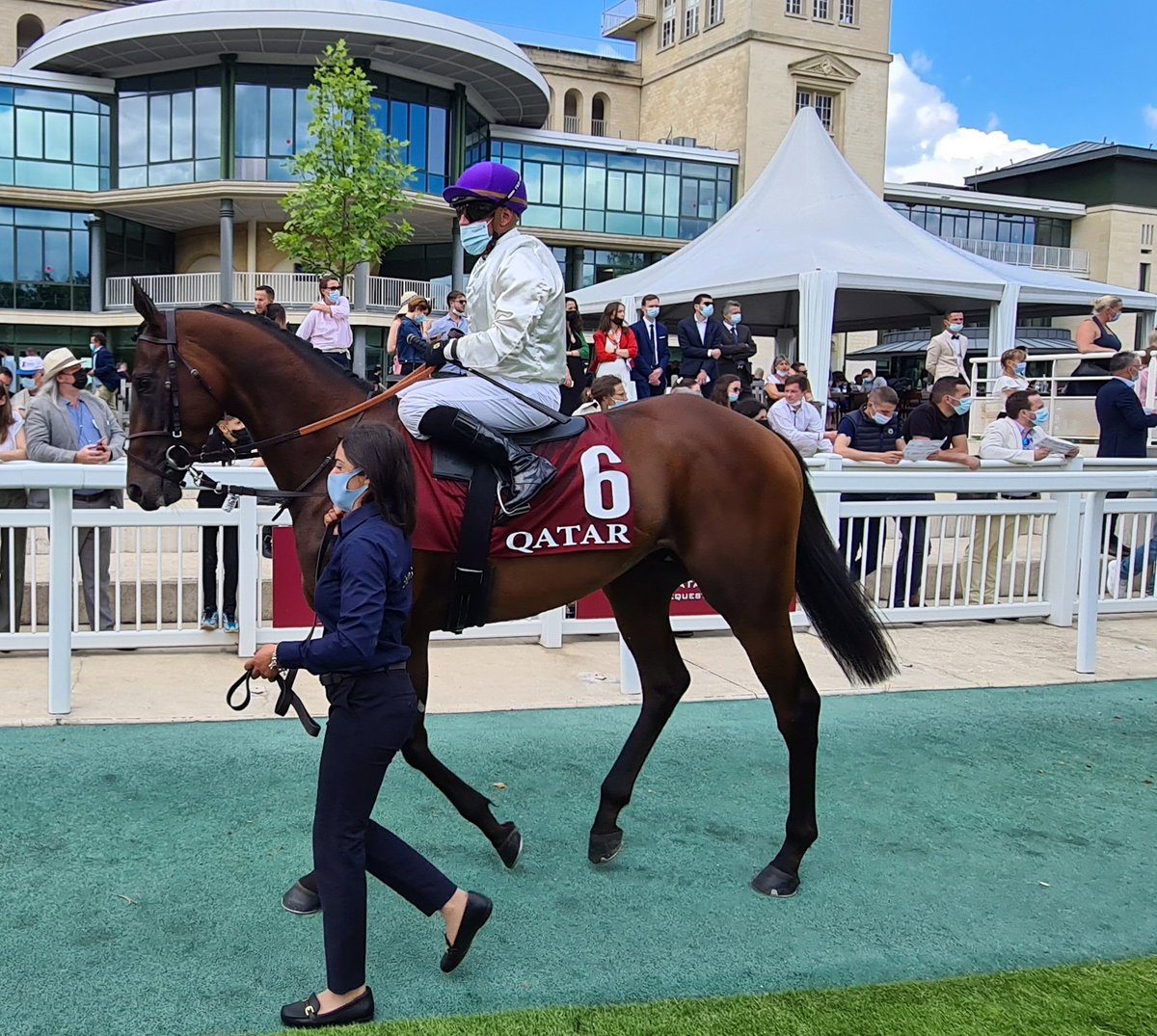 seenthestars's tweet photo. Prix du Jockey Club #ElDrama #Millebosc #RoyalWord #StMarksBasilica https://t.co/4ZV11hN244