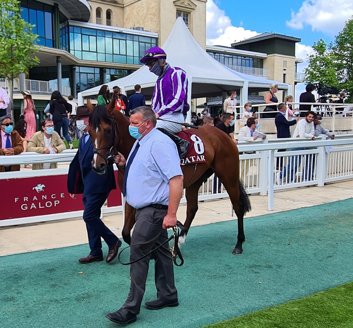 seenthestars's tweet photo. Prix du Jockey Club #ElDrama #Millebosc #RoyalWord #StMarksBasilica https://t.co/4ZV11hN244