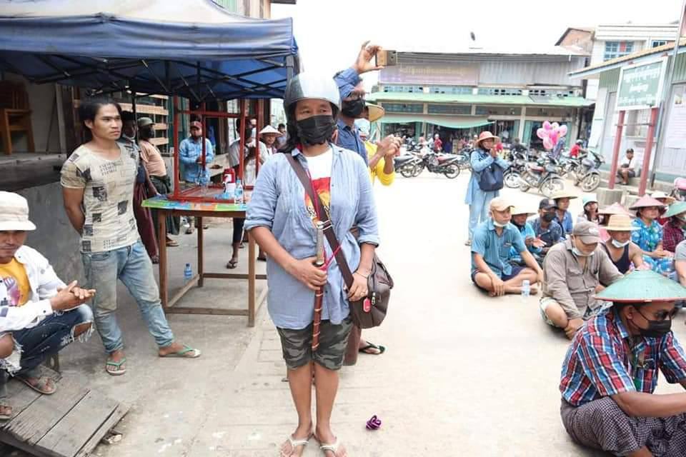 Potatone_21's tweet photo. Locals &amp; students from Homalin Tsp, &amp; the Sagaing Region marched and protested in support of overthrowing the military regime and its slavery school system. #RejectCoupRejectASEAN #June6Coup #WhatsHappeningInMyanmar https://t.co/ZwFnwuVgiI