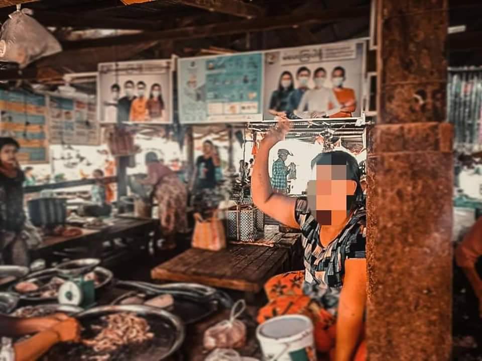 Potatone_21's tweet photo. The #Dawei Coalition Strike conducted a guerilla-style strike against military rules at a market. #RejectCoupRejectASEAN #June6Coup #WhatsHappeningInMyanmar https://t.co/cPUrK0N4WS