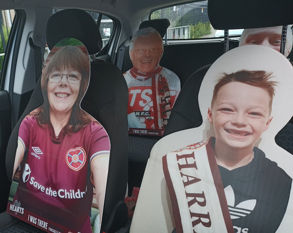 Di_Jeffrey_Robb's tweet photo. Loving my cardboard cutouts, especially of my dad who is no longer here. He had his seat in his beloved Tynecastle. Thank you @FansAtTheGame and @JamTarts ❤️ https://t.co/EDNFtCkrJH