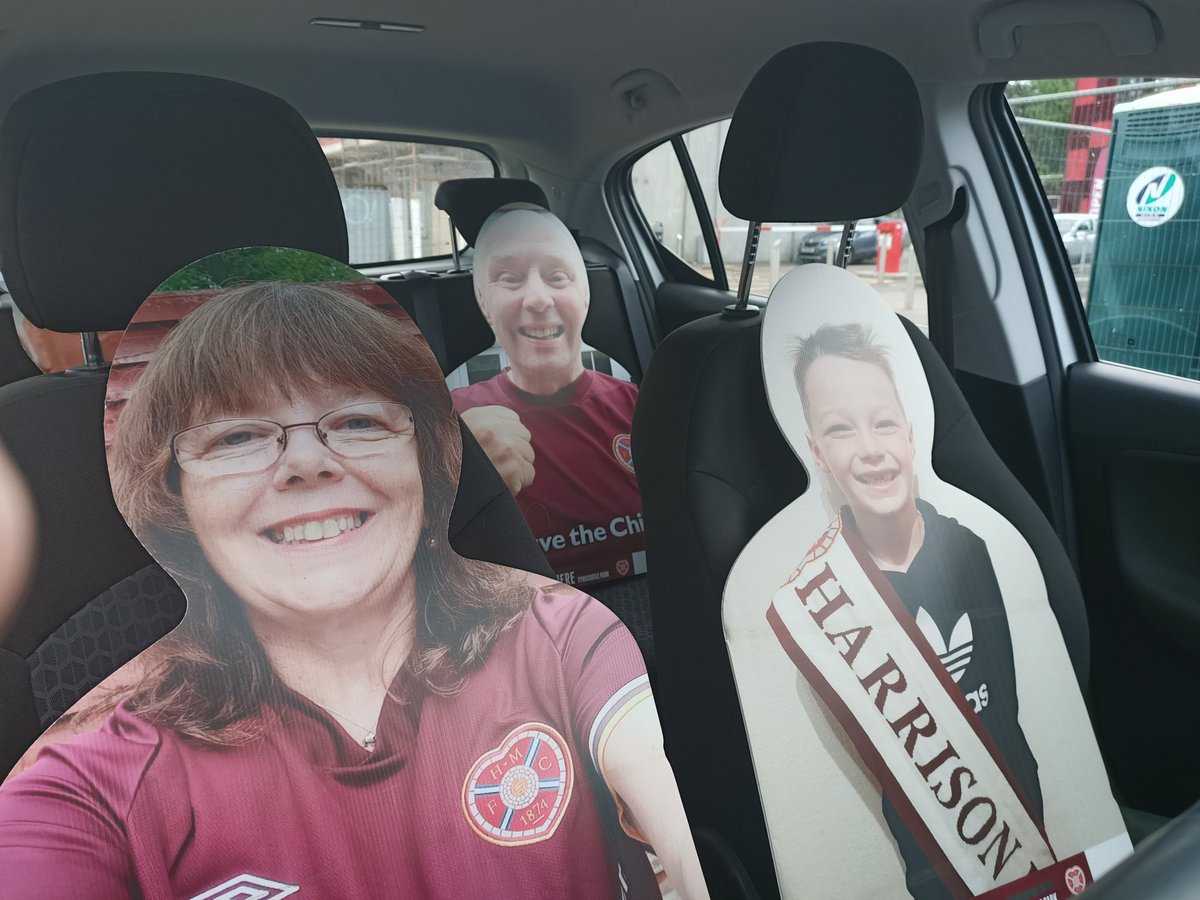 Di_Jeffrey_Robb's tweet photo. Loving my cardboard cutouts, especially of my dad who is no longer here. He had his seat in his beloved Tynecastle. Thank you @FansAtTheGame and @JamTarts ❤️ https://t.co/EDNFtCkrJH
