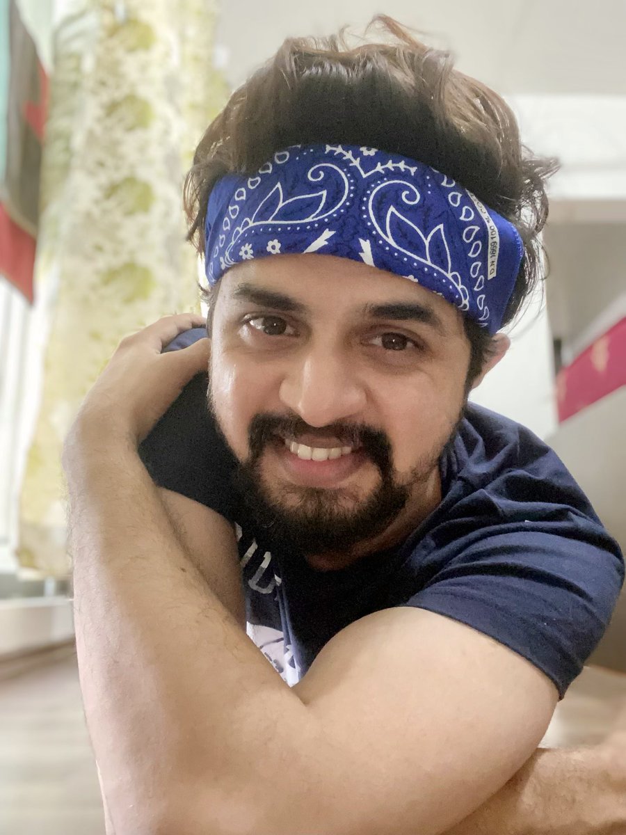 magareankit's tweet photo. Fall in love with the process of becoming the " Best Version Of Yourself " 
.
.
.
.
.
.
#SundayFunday #SundayVibes #SundayMood #SundaySelfie #SundayStyle #Bandana #PositiveAttitude #PositiveVibes #PositiveEnergy #AnkitMagare #Ruank #AM #StaySafe #StayHome https://t.co/DWWt835hmO