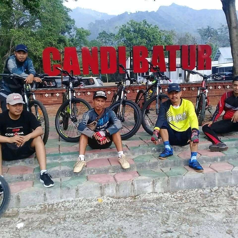 disparbudpml's tweet photo. Monkey Forest, Cycling Kebun Nanas kemudian menjadi lokasi yang diexplore oleh para peserta. Sebelumnya, para peserta yang terdiri dari para wisatawan dari berbagai daerah di Indonesia mengunjungi, mengexplore Via Ferrata Taman Rancah Mendelem, https://t.co/K6lHIDuhAp