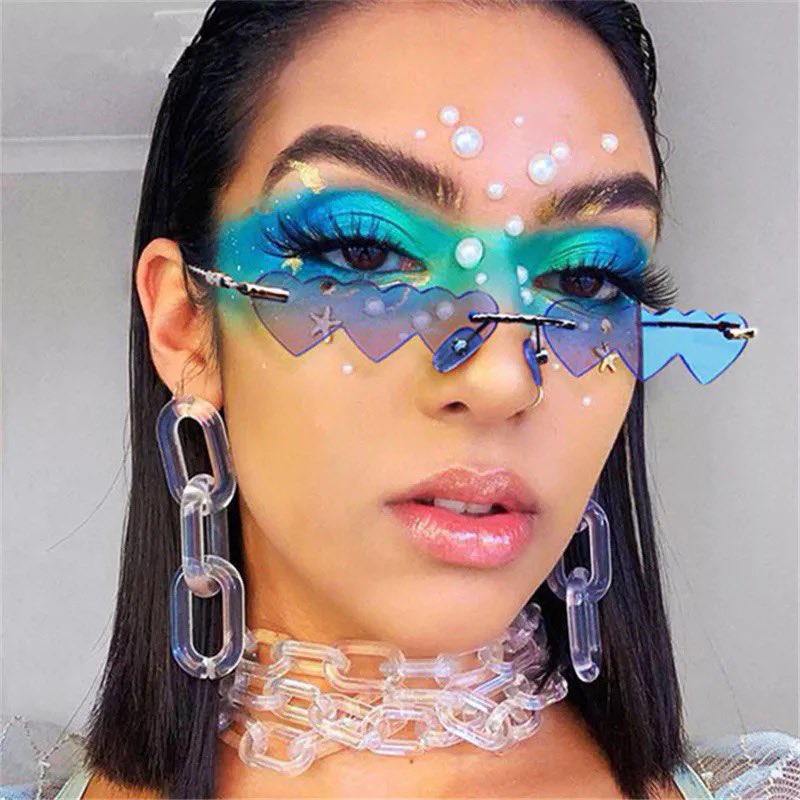 Triple heart sunglasses still available on our site 💖