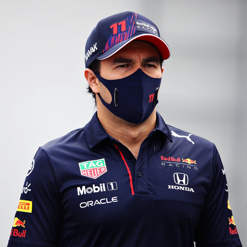 InvictosSomos's tweet photo. Cómo aguantó a Lewis Hamilton durante la carrera. Cómo resistió mentalmente lo que le pasó a Max y la reanudación tras la bandera roja. Actuación legendaria de Don Checo Pérez. Será imposible olvidar su primera victoria con Red Bull. De México para el mundo, chingao. GIGANTE. https://t.co/0Eqs8VWRJb