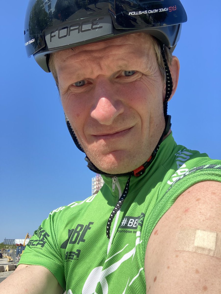 JacobSch's tweet photo. Two good ways to fight #Covid-19 - take one of the ⁦⁦@ISCA_tweet⁩ #MovementPills and a jab! #FindYourMove #BeActive #EveryMoveCounts https://t.co/vtX3eS2yg8