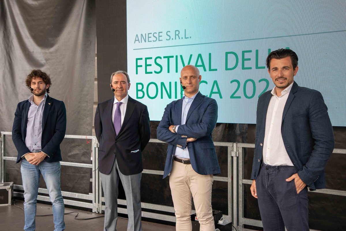TarolliP's tweet photo. Questa mattina a #terrevolute - #Festival della #Bonifica 2021.
🎙 Ho tenuto un intervento inerente: ”Impiego di #droni per la mappatura e quantificazione del ristagno idrico in #agricoltura”
👨🏻🏫 Relatori: Alessandro Anese, Roberto Turetta, Paolo Tarolli, Marco Berti https://t.co/Tqb6NURlmZ