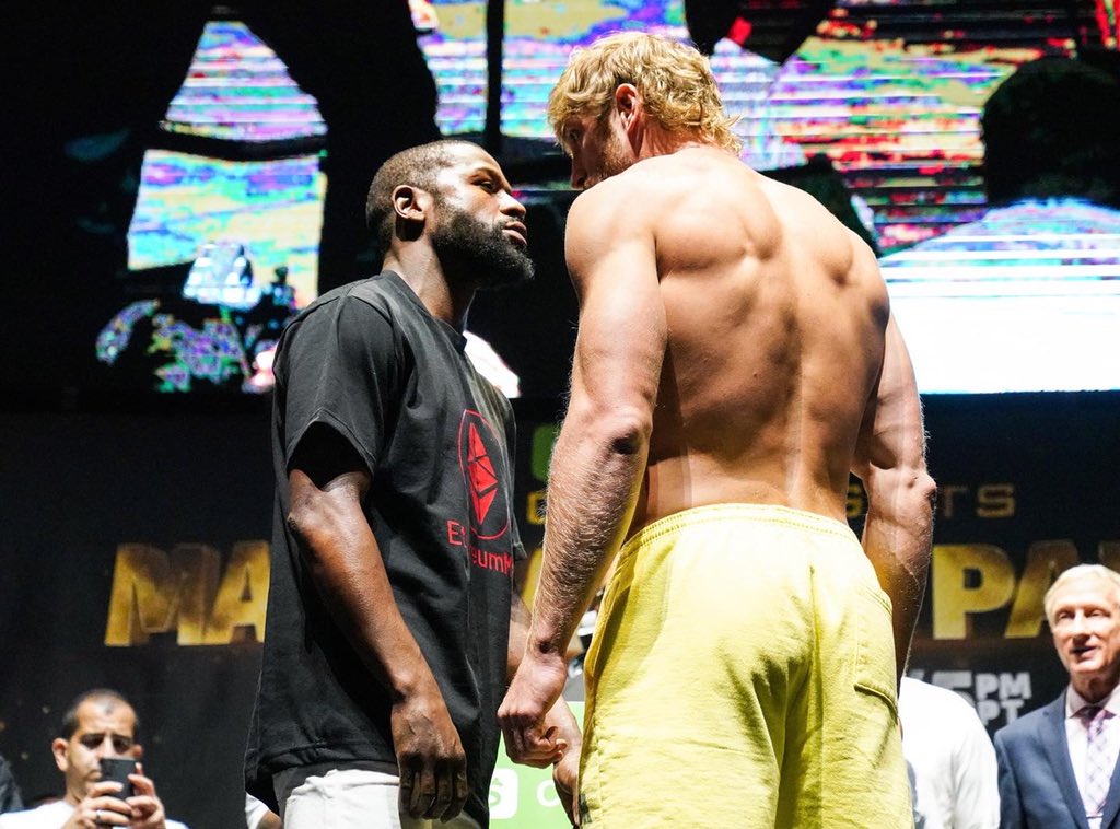 rdsdecampeonato's tweet photo. 🔥 Pesaje ⚖️ en Miami, en el día de ayer

@FloydMayweather 155 libras

#LoganPaul 189 libras

#MayweatherPaul boxean hoy a 8 asaltos en pelea de exhibición por 📺 @ESPNKnockOut https://t.co/rDM0m4Csfl