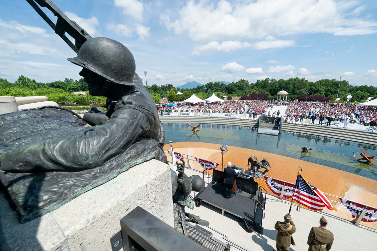 Mike_Pence's tweet photo. On June 6, 1944, American and Allied forces stormed the beaches of Normandy to free Europe from tyranny. On this 77th Anniversary of #DDay, we remember the more than 150,000 American and Allied troops whose heroism, courage, and sacrifice won a victory for freedom. https://t.co/TDQSjnorf8