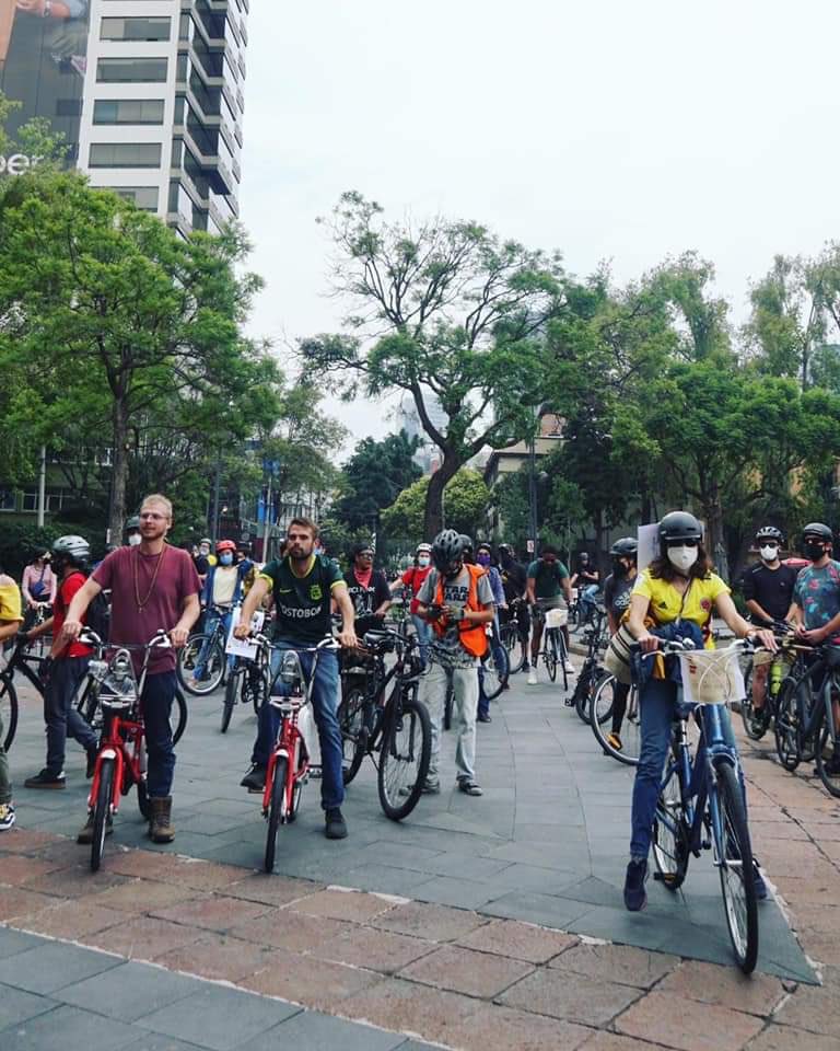 Colombiateveo's tweet photo. Colombianos, mexicanos y personas de todo el mundo en la CDMX pedaleamos en solidaridad con la situación de Colombia y las víctimas del Paro Nacional. #colombiateveo #SOSColombiaDDHH #ParoNacional5J https://t.co/AdjQlJ1sCt