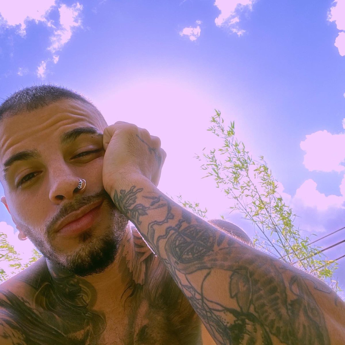 rauwalejandro's tweet image. 😴😴☕️☕️🌞🌞