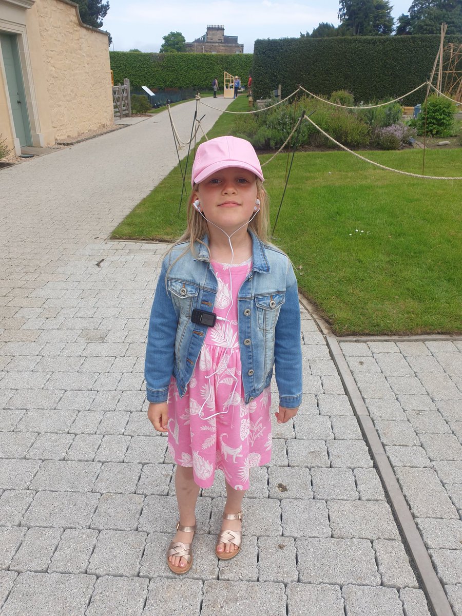 ImaginateUK's tweet photo. An immersive audio journey exploring home, narrated by children whose families moved here from overseas 🛩

Presented by @2destlang at #FamilyEncounters in @TheBotanics. https://t.co/N1kcWtfumi